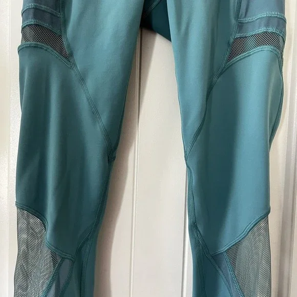 Lululemon Forget The Sweat Crop 21" Turquoise Sea Size 6 Mesh Details Teal Blue - Picture 5 of 15